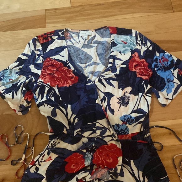 Lucky Brand Amelia wrap top size small NWOT - Picture 4 of 10